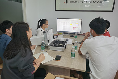 客戶來(lái)公司講解產(chǎn)品