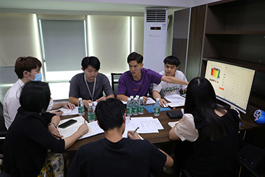 客戶來(lái)訪講解公司及行業(yè)